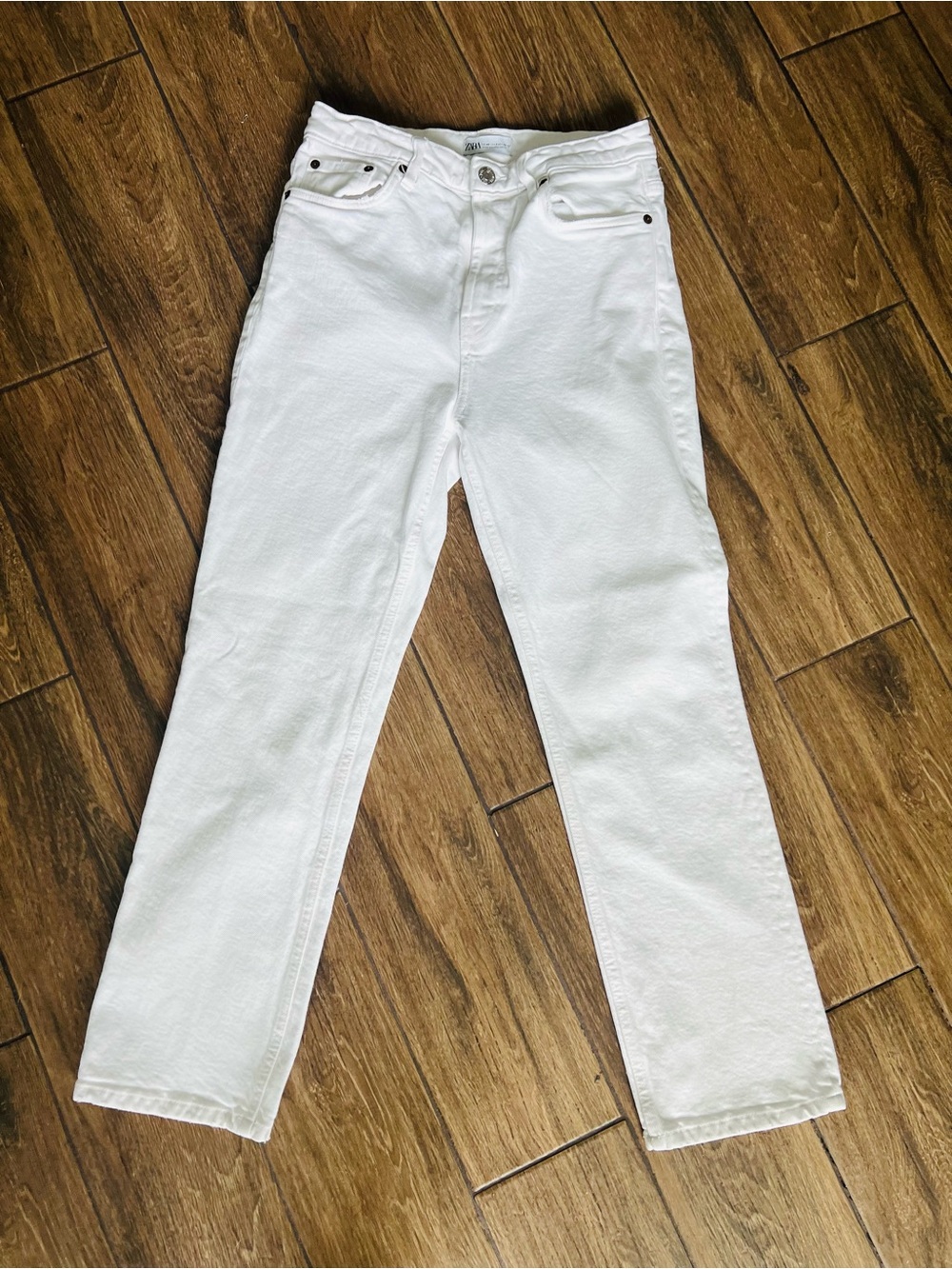 Zara White Straight Leg Jeans Size 8 High Rise Stretch